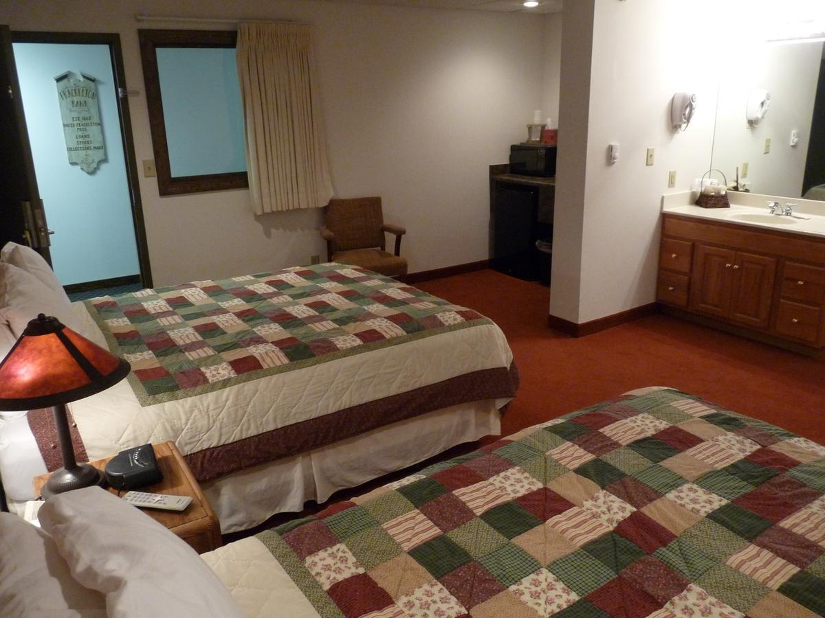 Hotel Riverbank 3*