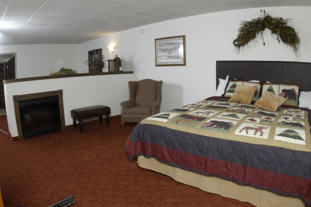 Riverbank Hotel 3*